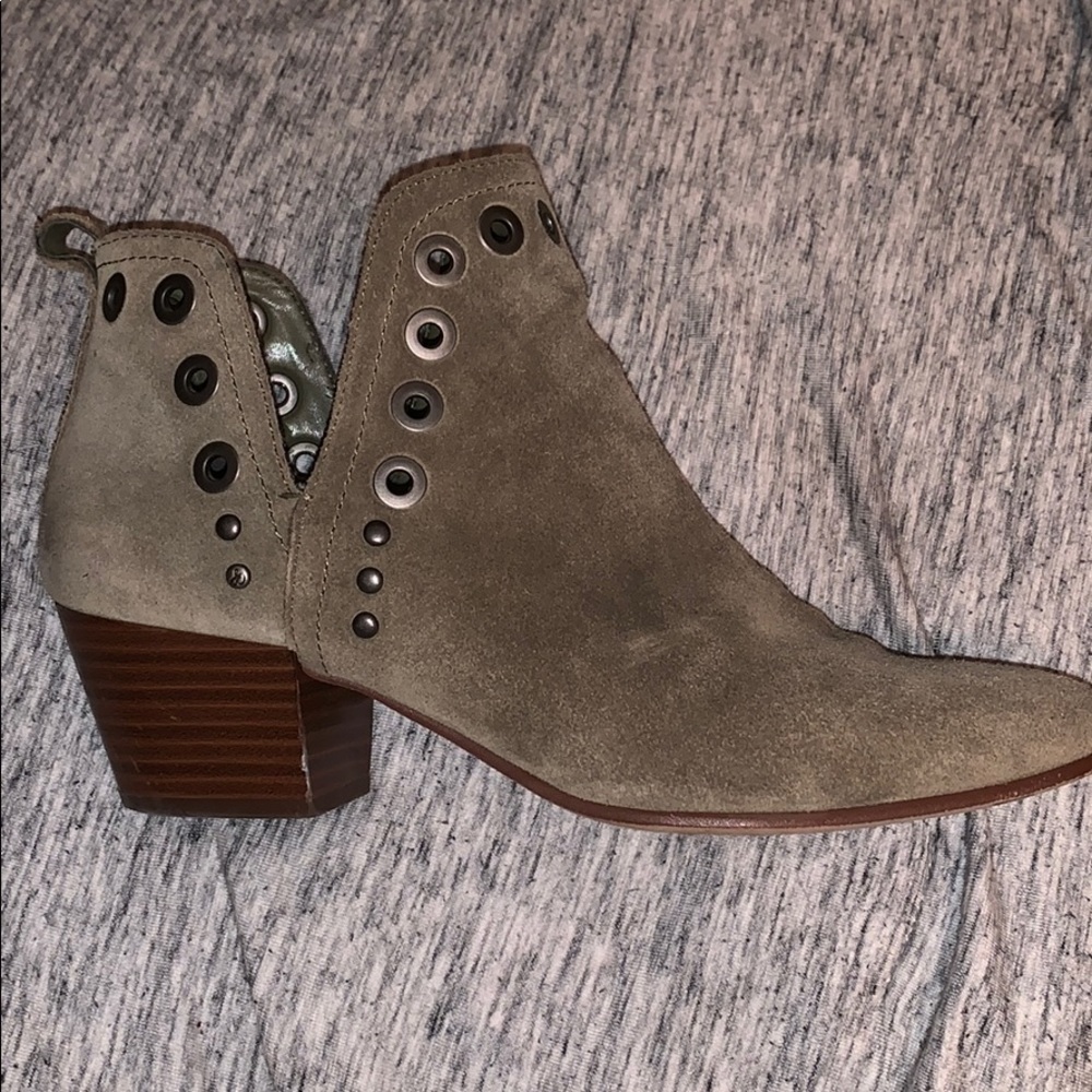 Sam Edelman Rubin grommet Booties